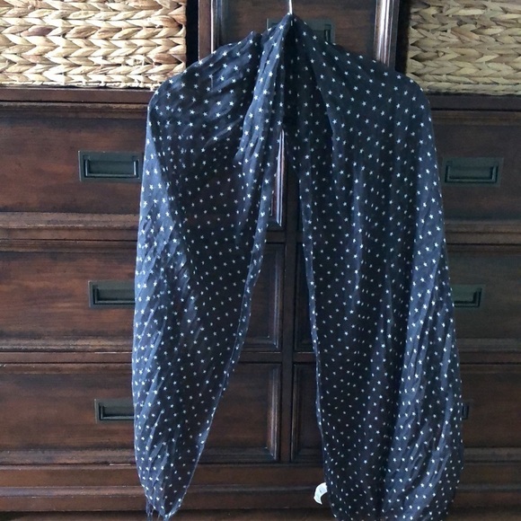 Sheer black & white star lightweight scarf with fringe - Picture 3 of 3